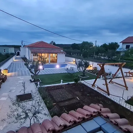 Villa Nagi *