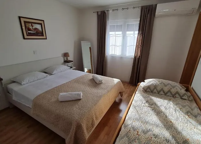 Nagi Βίλα Debeljak